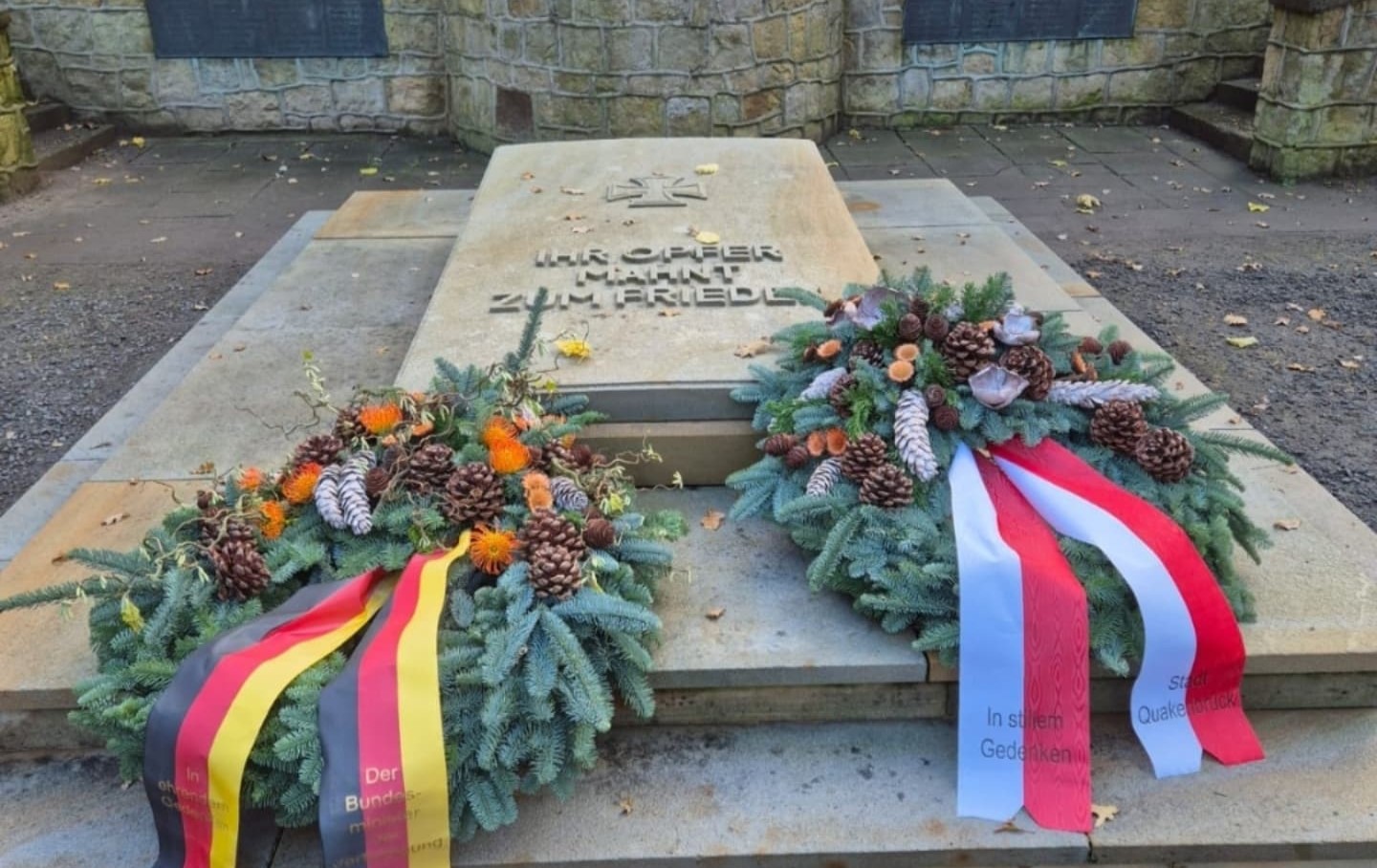 Leonardo Phoenix 10 Erstelle ein Foto eines Neujahrsempfanges 2