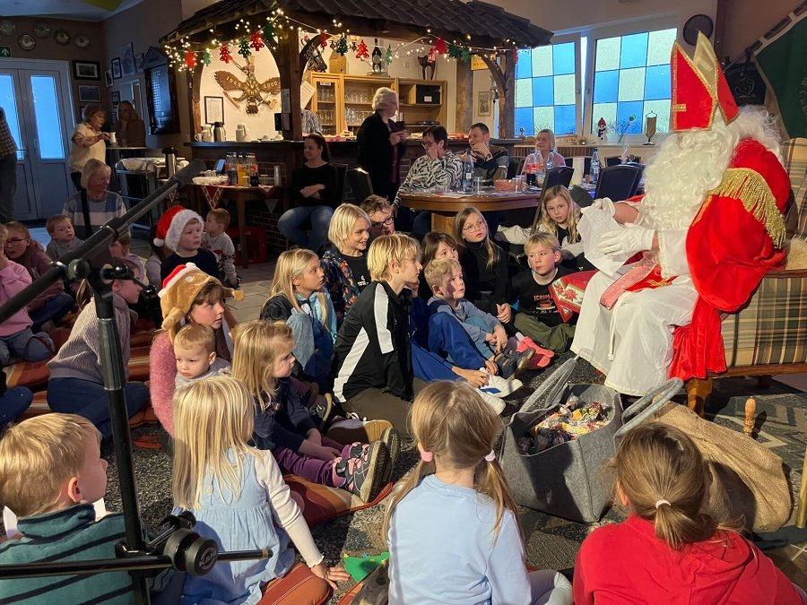 Leonardo Phoenix 10 Erstelle ein Foto eines Neujahrsempfanges 2